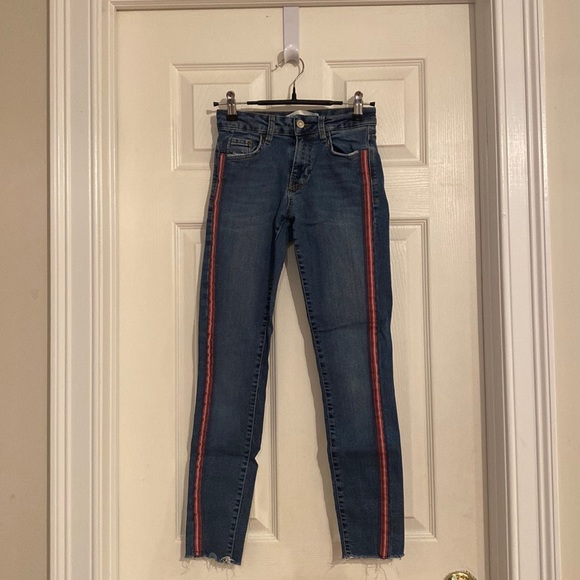 Skinny Jeans w/Stripe